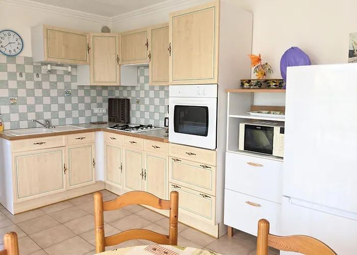 T2 Lumineux 40m2, 4 Personnes, 150m De La Plage, Bien Equipe Et Proche Loisirs - Fr-1-797-18 Port-la-Nouvelle