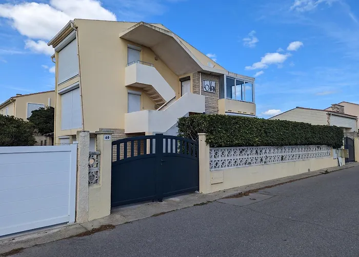 T2 Lumineux 40m2, 4 Personnes, 150m De La Plage, Bien Equipe Et Proche Loisirs - Fr-1-797-18 *
