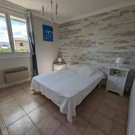 Apartment T2 Lumineux 40m2, 4 Personnes, 150m De La Plage, Bien Equipe Et Proche Loisirs - Fr-1-797-18 Port-la-Nouvelle